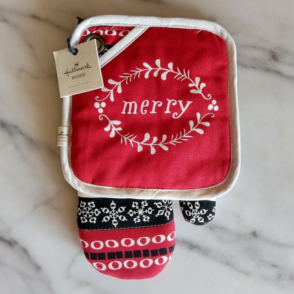 Holiday Oven Mitt Set
